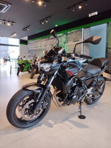 Kawasaki Z650 Preta 0km Modelo 2021 - 3