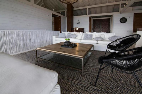 Casa Sobre La Playa En José Ignacio