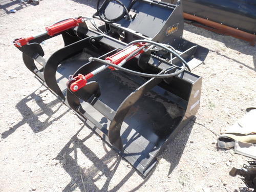 Bote O Cucharon Para Minicargador Tipo Grapa O Almeja Sujet
