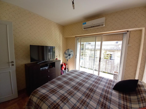 Imagen 10 de 16 de Venta- Luminoso- Departamento- Reciclado- 4 Ambientes- Caballito- 1 Cuadra De Riv.