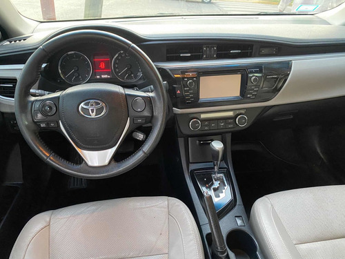 Imagen 9 de 12 de Toyota Corolla 2016 1.8 Xei Cvt Pack 140cv