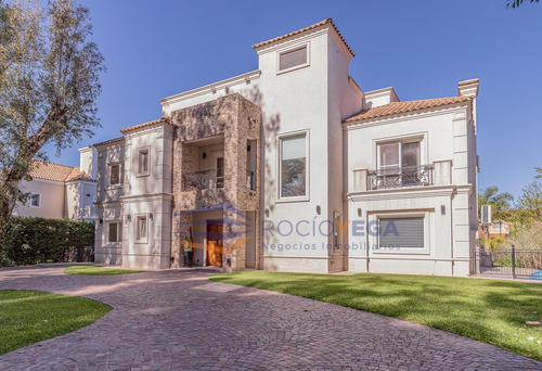 Imagen 1 de 30 de Hermosa Casa En Campos De Álvarez