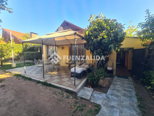 Casa En Venta De 7 Dorm. En Peñalolén