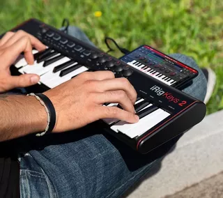 Irig Keys2 Controlador Midi 37 Teclas Mini + Rocker Music