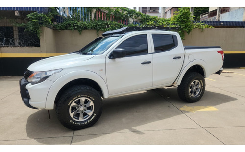 Mitsubishi L200 TRITON 2.4 16V TURBO DIESEL GLS CD 4X4 AUTOMÁTICO