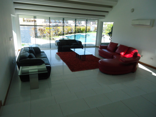 Imagen 6 de 12 de Villal ,con Piscina Y Muelle Lechería Urb. Las Villas