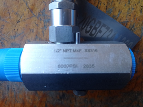 Valvula Aguja Con Purga De 1/2 Mxf Ss-316 En 6000#
