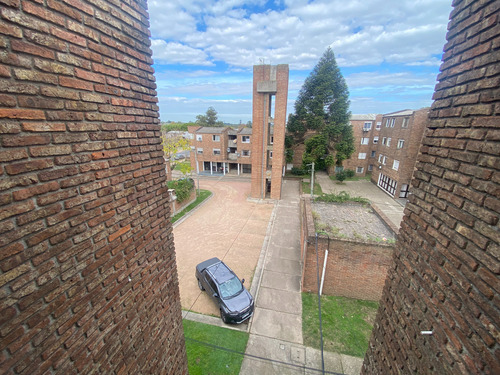 Apartamento 2 Dormitorios En Complejo Cerrado Viale La Paz