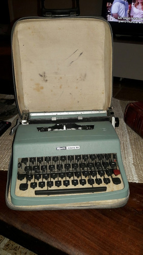 Maquina De Escribir Olivetti Lettera 32 (con Estuche)