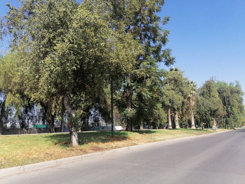 Casa Aislada De 3 Pisos, En El Rosal, Con 3 Estacionamientos