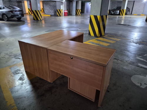 Escritorio En L Con Archivero (Usado)