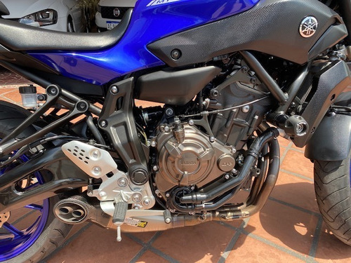 Imagen 8 de 21 de Yamaha Mt 07 2017 Vtv 14.000 Kms Akrapovic Accesorios