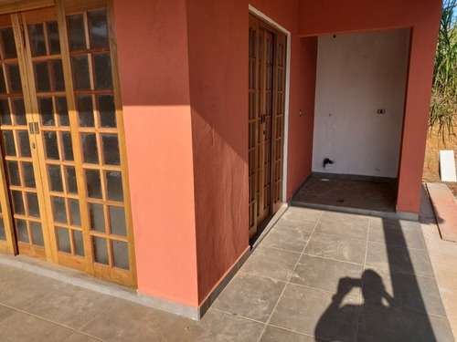 Imagem 9 de 14 de Chácara Ibiuna Casa Nova, Piscina,boa Localização! Ligue Já