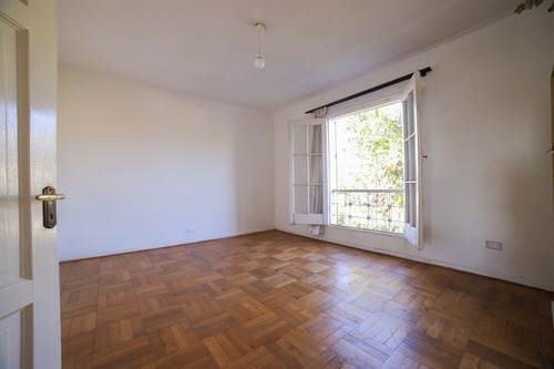 De Clásica Belleza Y Con Parquet
