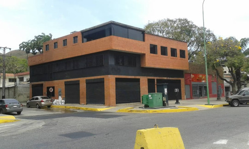 Venta De Local Duplex Desocupado En Av. Bolivar Norte De Valencia