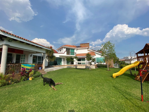 Casa En Renta En Lomas De Cocoyoc Con Gran Vista Panorámica