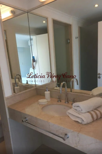 Venta Apartamento 3 Dormitorios En Playa Mansa, Complejo Veramansa
