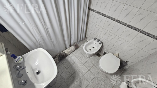 Venta De Casa De 5 Ambientes Con Cochera Y Quincho En Wilde