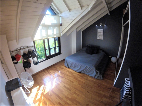 Imagen 10 de 14 de Chalet 7 Amb Con Fondo - Quincho - Pileta // Urquiza 256