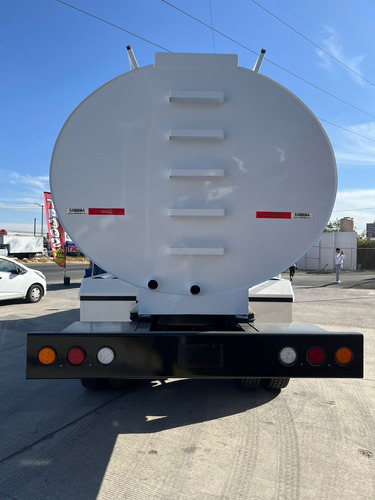 Freightliner Cascadia Pipa De 20,000 Litros