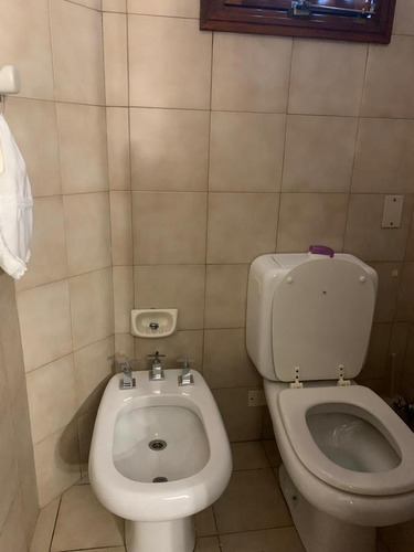 Venta De Chalet 5 Amb. S/lote 6.77x20m² En Caballito - Muy Buen Estado Y Ubicación