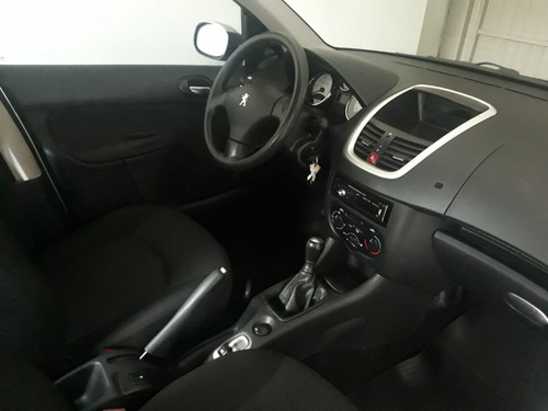 Peugeot 207 Xr 1.4 Flex 8v 5p