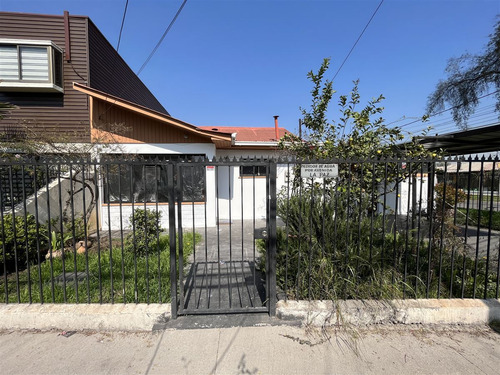 Casa En Venta De 3 Dorm. En La Cisterna