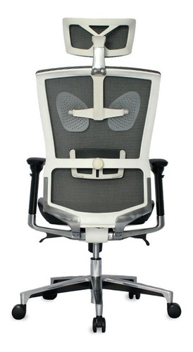 Imagen 4 de 4 de Silla de oficina premium Puerto Nariño Mundial de Sillas ergonómica negra con tapizado de cuero sintético