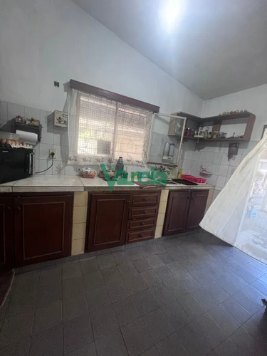 Venta Casa Con Terreno Y 2 Apartamentos Colon Ideal Renta Familia Amplia
