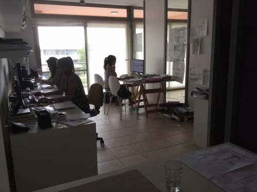 Imagen 8 de 10 de Monoambiente En Venta Con Renta Apto Residencial Y/o Profesional.