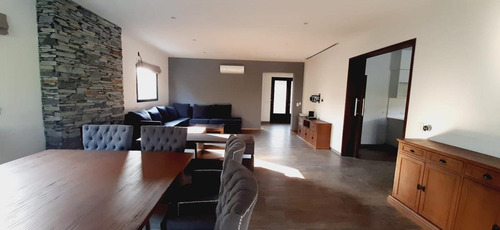 Imagen 8 de 30 de Excelente Propiedad En Venta. Amb. Lote Interno. Gran Jardín. San Francisco. Villanueva.