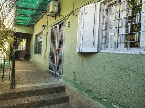 Inmobiliaria Rias Altas Vende Muy Cómoda Casa Próxima Al Centro De Colón Con Salida A 2 Calles