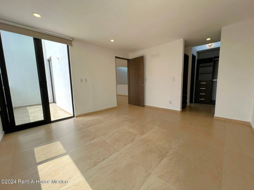 Condominio Inspira Zibata Casa Ubicada En Esquina De 223 M2 Con 3 Recamaras Y Con Cuarto De Servicio Qh745*25