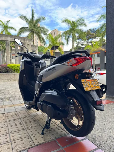 Yamaha Nmax Connect
