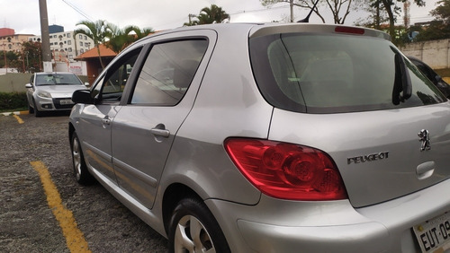 Peugeot 307 1.6 Presence Pack Flex 5p 2011