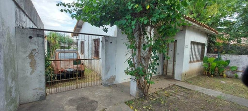 Casa Chica Para Reformar, Sobre Lote 200 M2 En Ituzaingó