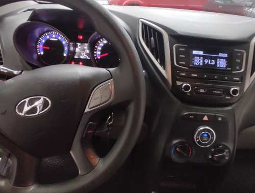 Imagem 9 de 11 de Hyundai Hb20s 2019 1.0 Unique Flex 4p