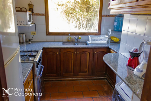 Casa De 4 Dormitorios Y Dependencias En Venta Cerca De La Playa En Cariló
