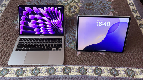 Macbook Pro 13 Pulgadas 2020 (m1, 256gb Ssd, 8gb Ram) Plata Plateado (Usado)