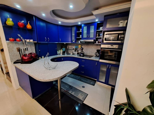 (137mts2) En Venta Tonwhouse En Villa Fontana Totalmente Remodelado