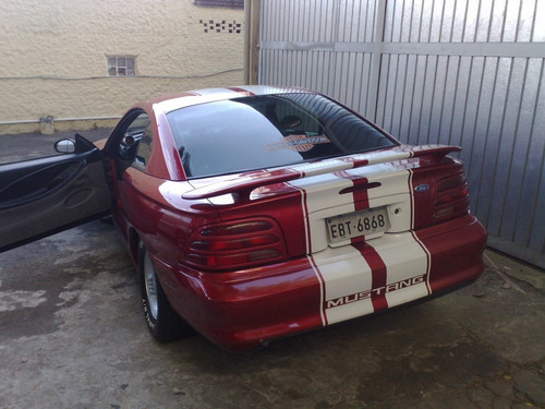 Imagem 2 de 10 de Ford Mustang 3.8 V6 Automático 95