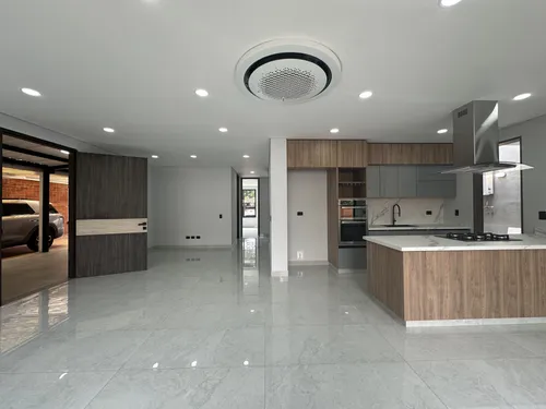 Casa En Venta En Hacienda El Castillo. Cod V8014650