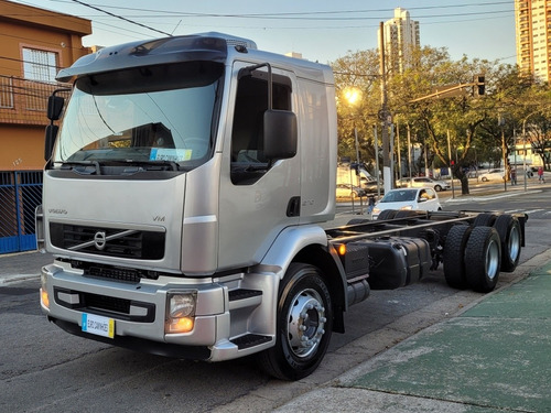 Imagem 3 de 14 de Volvo Vm 270 2013