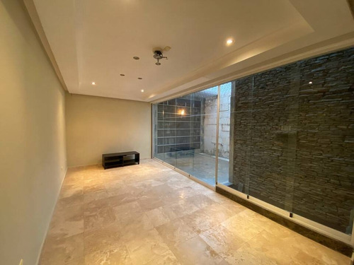 Imagen 14 de 17 de Townhouse Amoblado En Venta, Planta 100% Y Pozo A65579