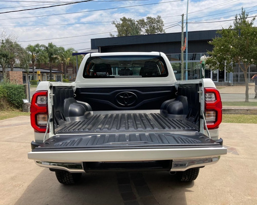 Imagen 6 de 15 de Toyota Hilux D/cabina 2.8 Tdi 204cv A/t 4x4 Srv 0km My2023