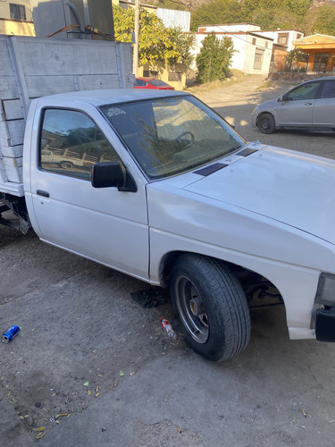 Nissan Estaquitas 1999 En Perfectas Condiciones Motor Recién