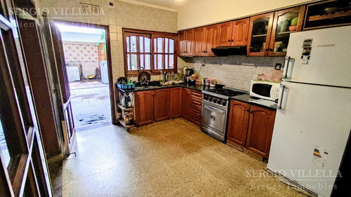 Imagen 9 de 30 de Casa En Venta De 4 Dormitorios Con Cochera Y Quincho- Roque Saenz Peña, Rosario.
