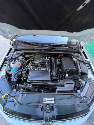 Imagen 13 de 14 de Volkswagen Vento 2017 1.4 Comfortline 150cv At
