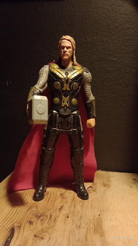 Figura Marvel Avengers Age Of Ultron Talking Thor 2015 (Usado)
