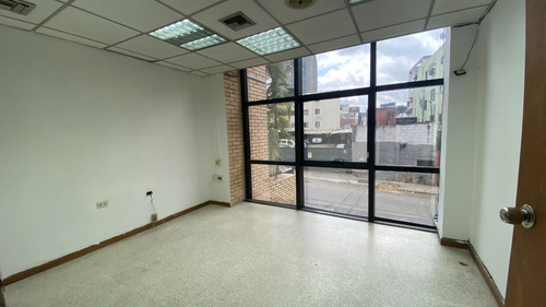 Edificio Comercial En Venta. Bello Monte-el Recreo. 710 M2. 3 Puestos Techados. Listo Para Mudarse!